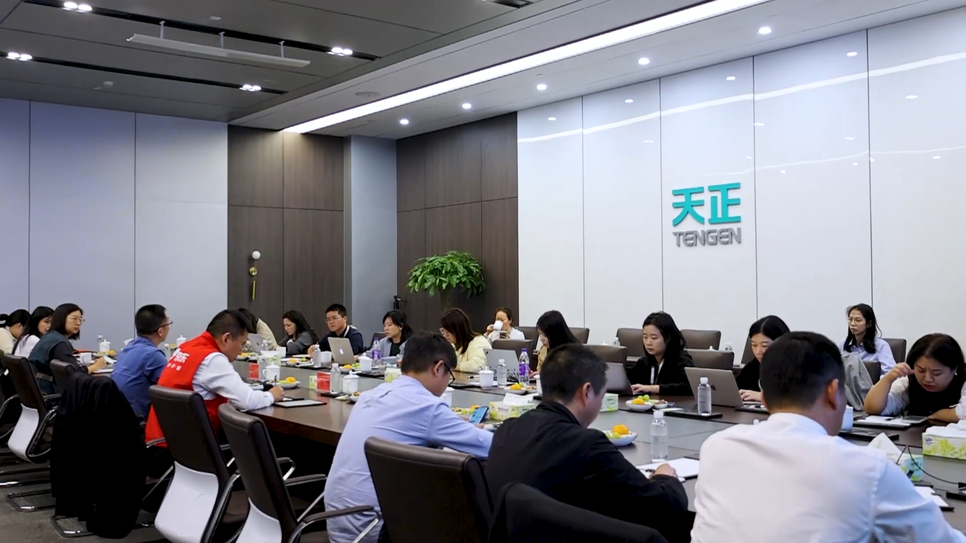 京东工业走进Z6尊龙官方中国入口，探访产业数智化之路！